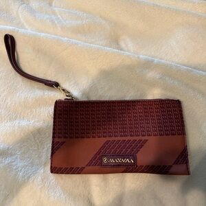 Manaola clutch